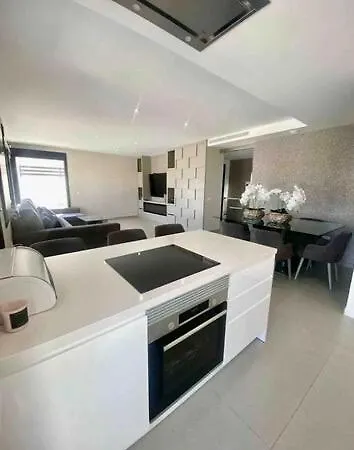 Luxe Nieuwebouw Casa de Férias Torrevieja