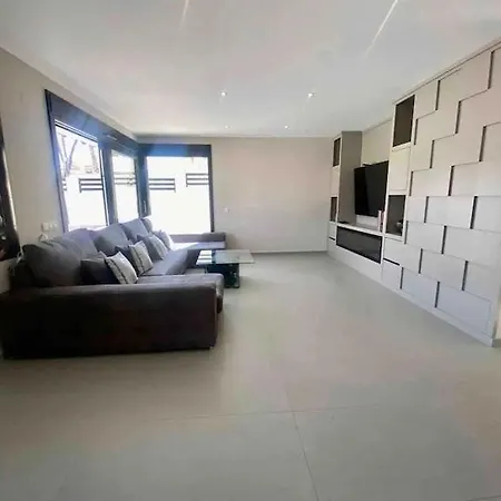 Luxe Nieuwebouw Casa de Férias